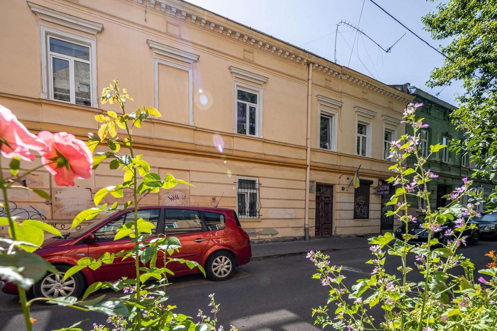 Daire Новенька Квартирка Біля Вокзалу Та Костелу Вулиця Війтовича 1 Lviv